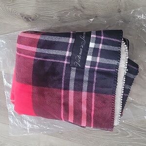 Victoria's Secret Plaid Sherpa Blanket 50" x 60"